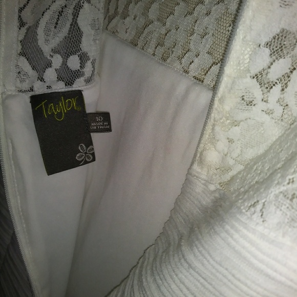 White Dress with lace - Picture 4 of 7